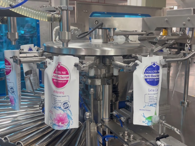Flexible stand-up pouches for automated filling